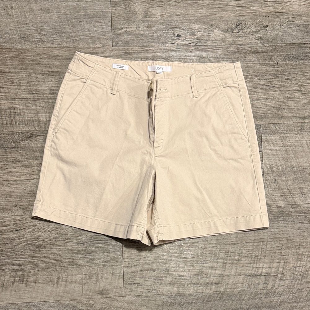 LOFT Women's Cream Shorts